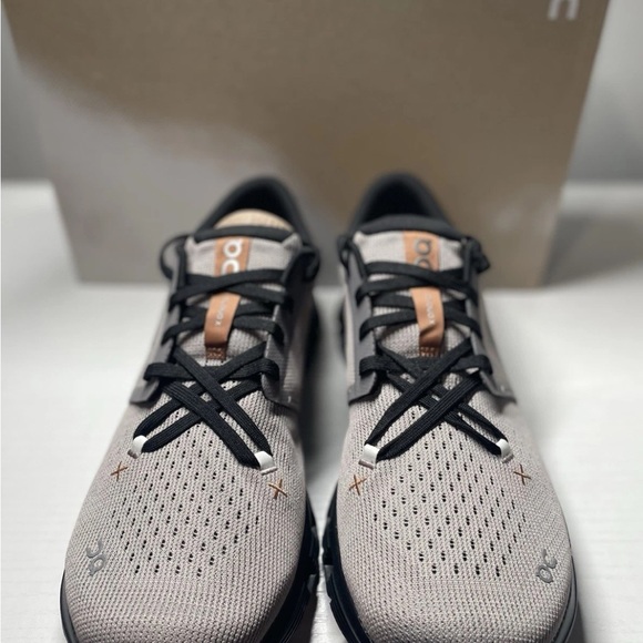 On CloudX4 - Fog/Black - Picture 2 of 4